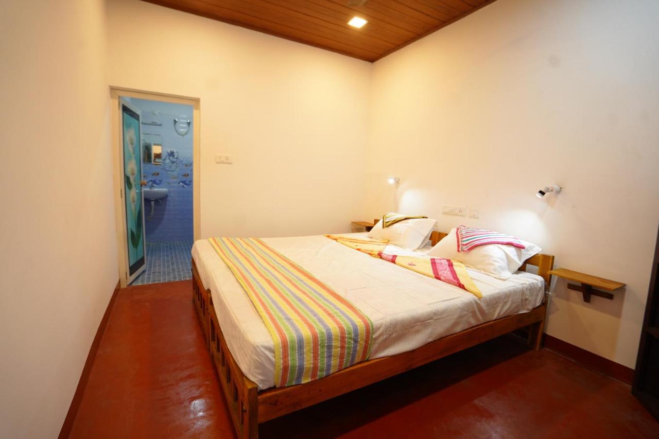 Marari Sabari Home Stay Mararikulam Rum bild